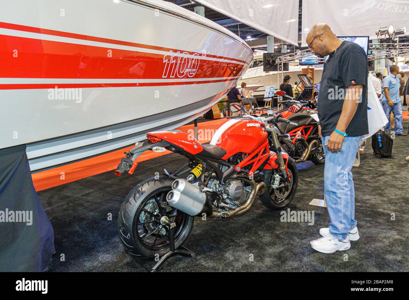 Miami Beach Florida,Miami Beach Convention Center,Miami International Boat Show,exhibitor,vendor