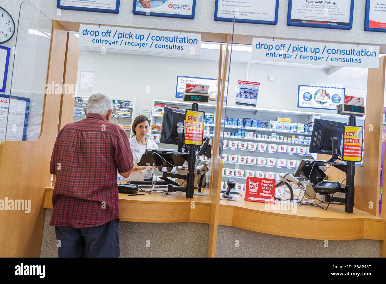 Man pharmacy customer older hi-res stock photography and images - Alamy