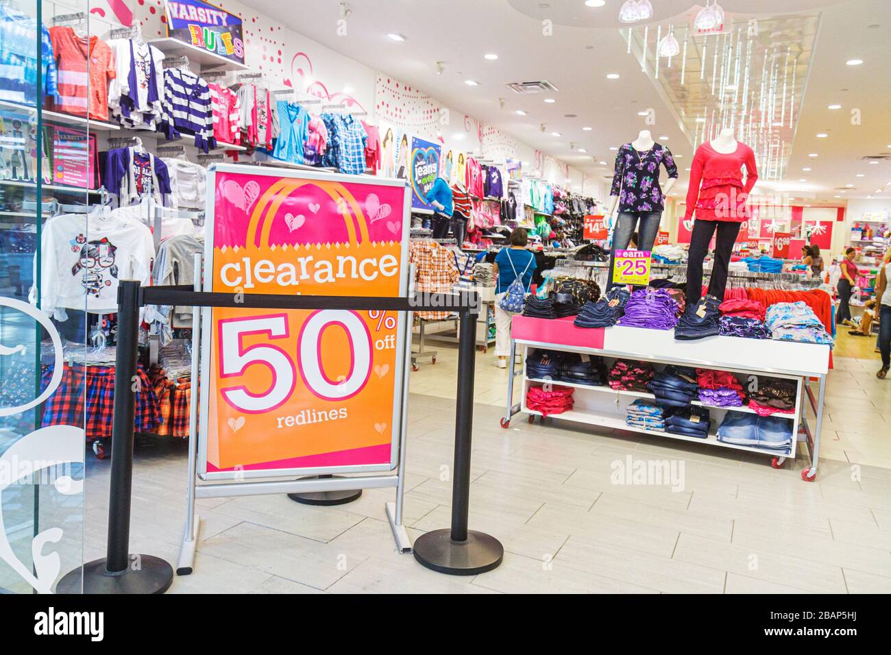 Clearance Sale Clothing High Resolution Stock Photography and Images - Alamy