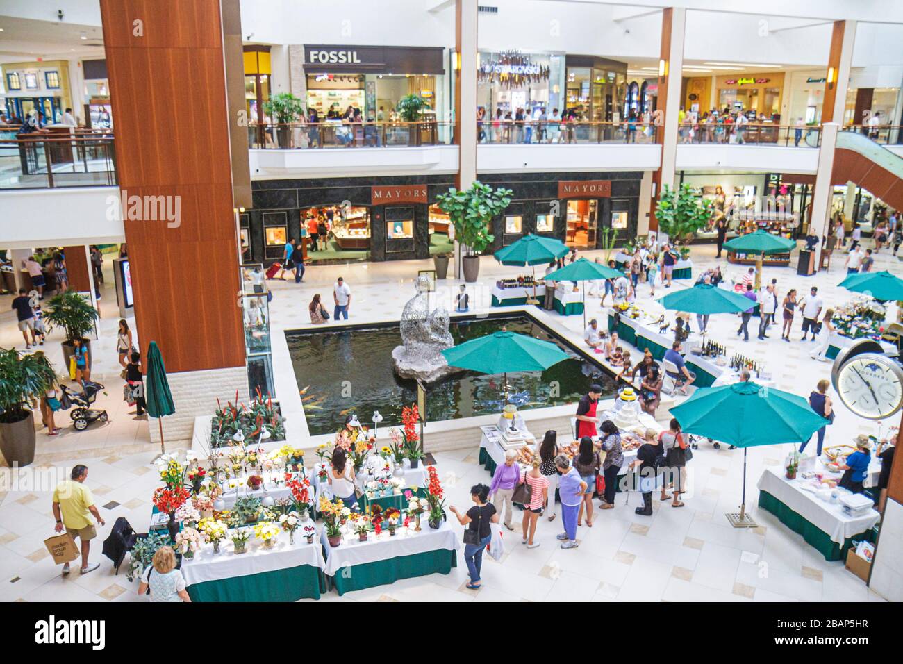 Aventura Mall High Resolution Stock Photography And Images Alamy