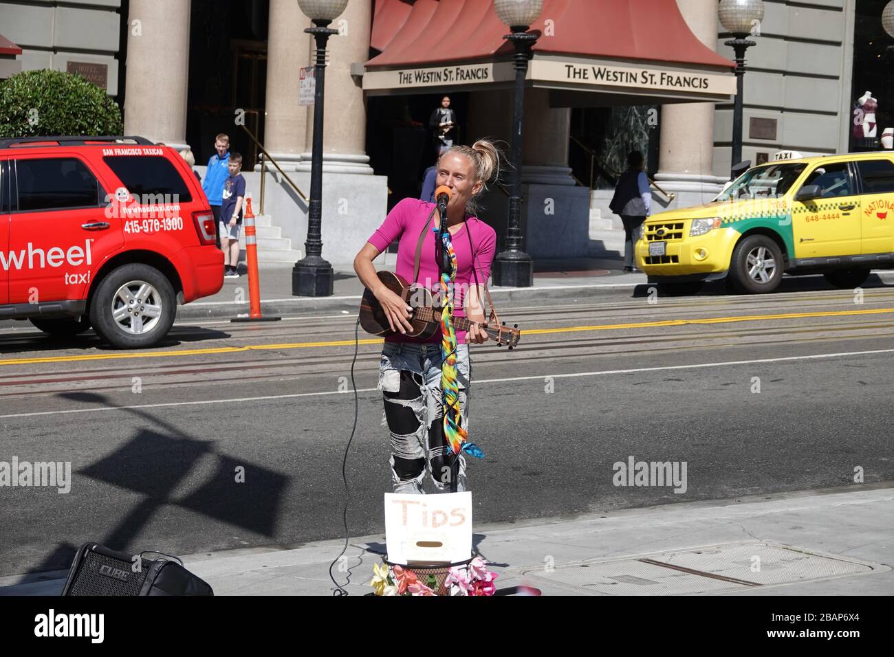 San Francisco Street Musician High Resolution Stock Photography And Images Alamy