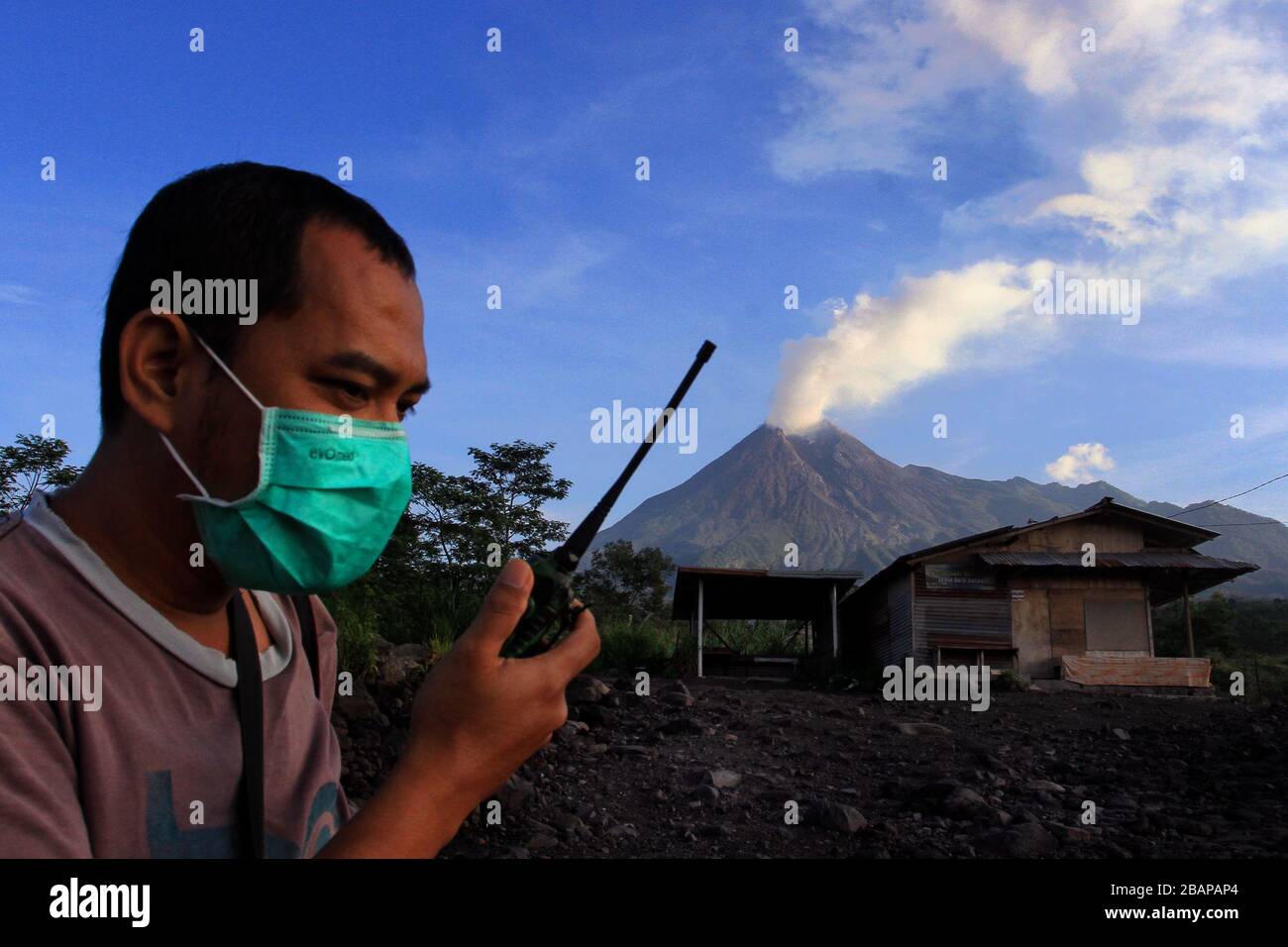 Volcano Ash Mask High Resolution Stock Photography And Images Alamy