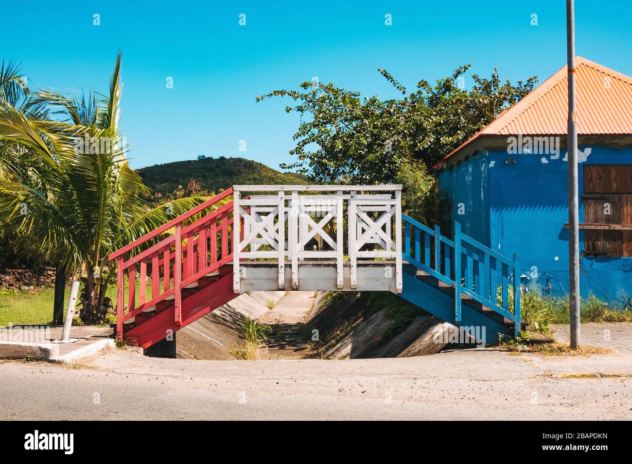 A bridge at the Monument to Unity and Friendship at the border between the French and Dutch sides of the Caribbean island of St. Martin / St. Maarten Stock Photo
