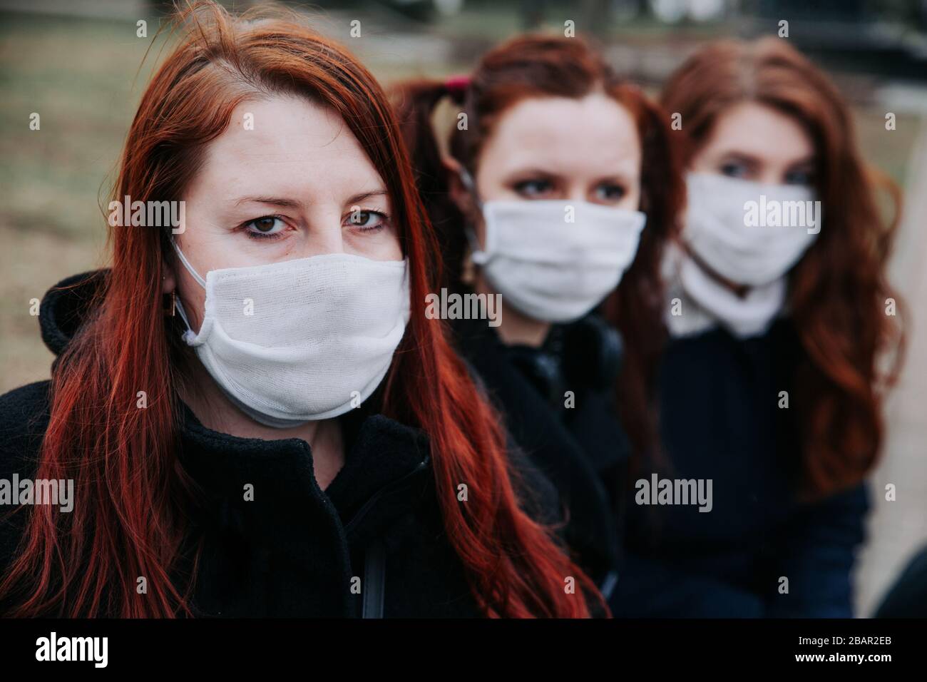 People wearing dirty face masks hi-res stock photography and images - Alamy
