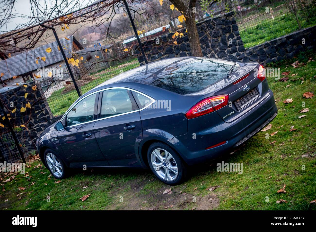 Ford mondeo mk4 hi-res stock photography and images - Alamy