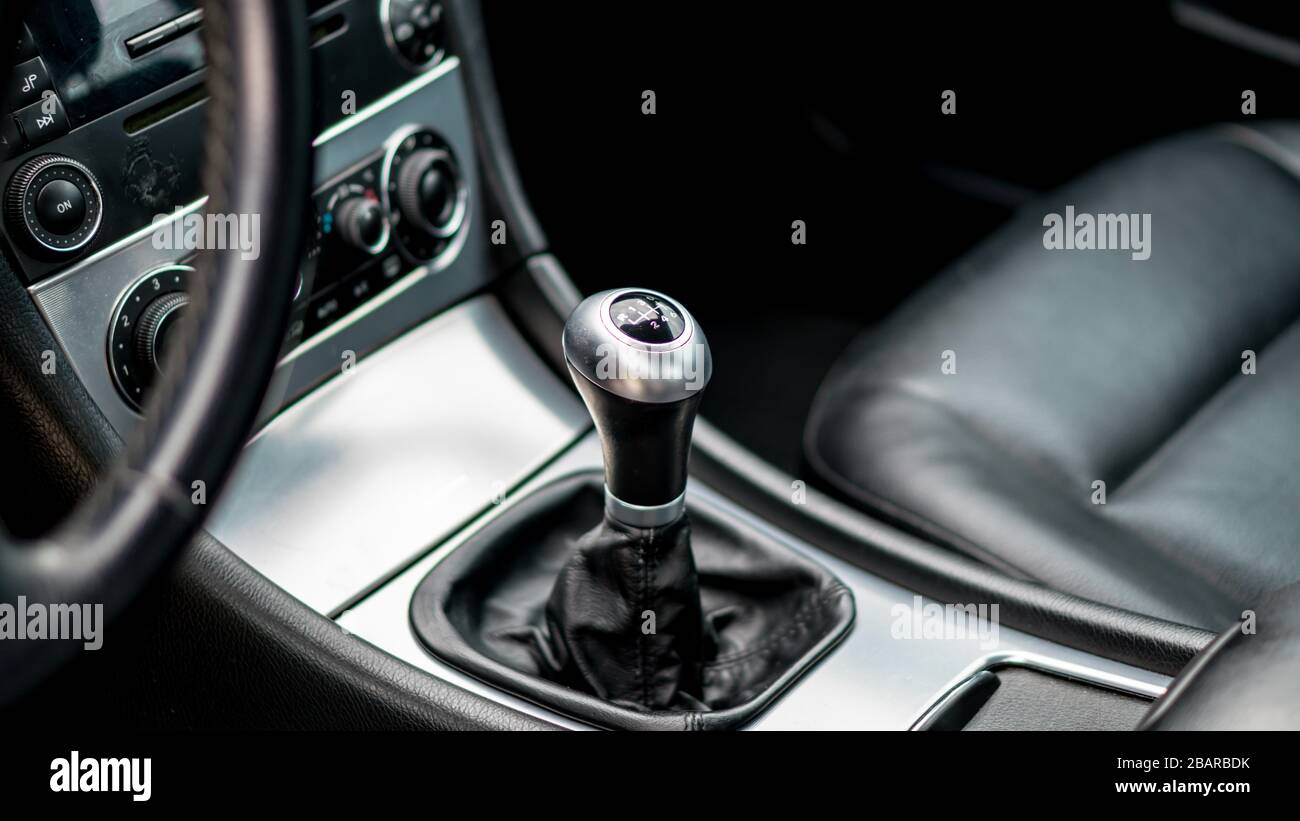 W203 shift knob outlet