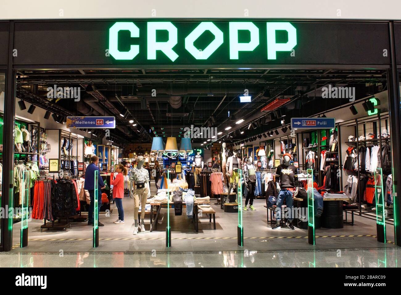 Cropp Company Logo High Resolution Stock Photography and Images - Alamy