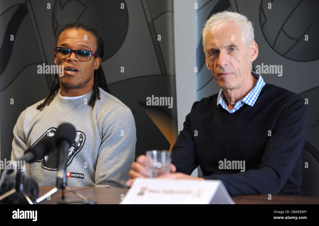 Barnet joint head coach and player Edgar Davids (left) and their director of football Paul Fairclough Stock Photo