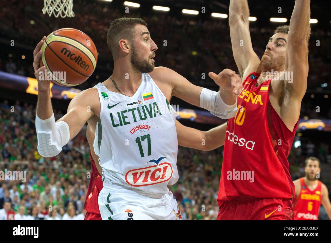 Lithuanian basketball player Jonas Valanciunas Stock Photo - Alamy