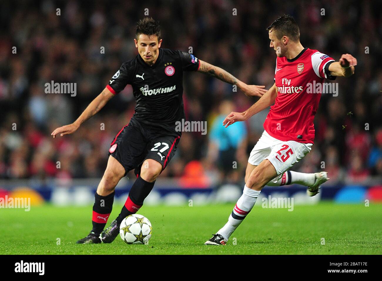 Arsenal right hi-res stock photography and images - Alamy