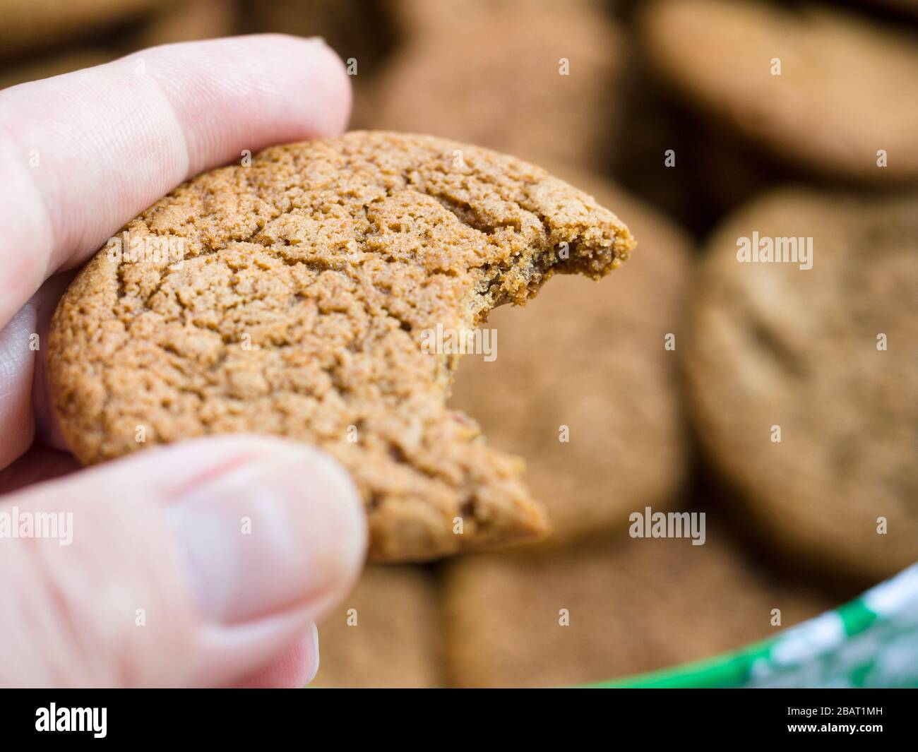 Ginger snap hi-res stock photography and images - Alamy