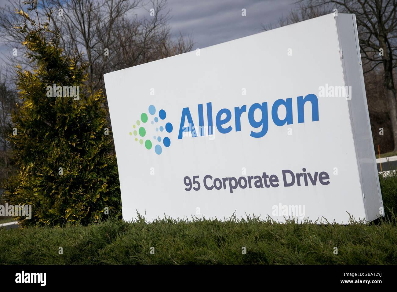Allergan building hi-res stock photography and images - Alamy