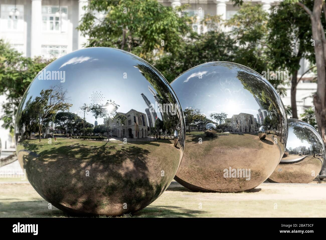 Mirror balls singapore hires stock photography and images Alamy