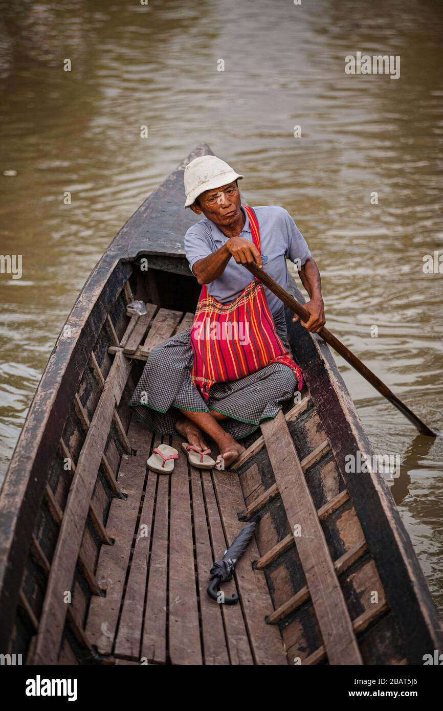 Man driving boat asia hi-res stock photography and images - Alamy