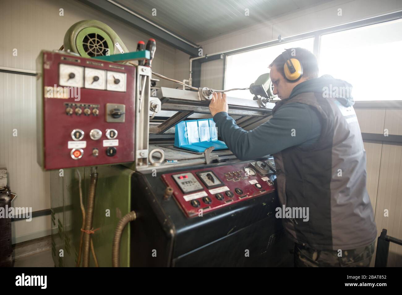 Heat Press Machine High Resolution Stock Photography And Images Alamy