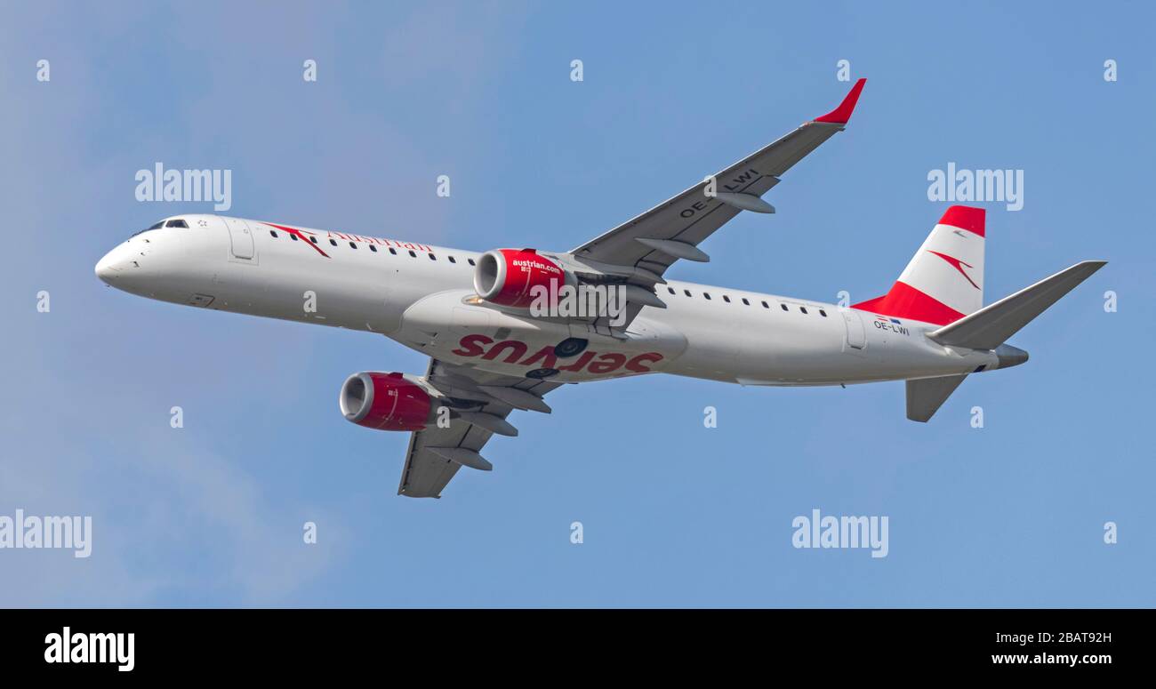 Austrian Airlines Embraer ERJ-195, OE-LWI departing from  Manchester Airport Stock Photo