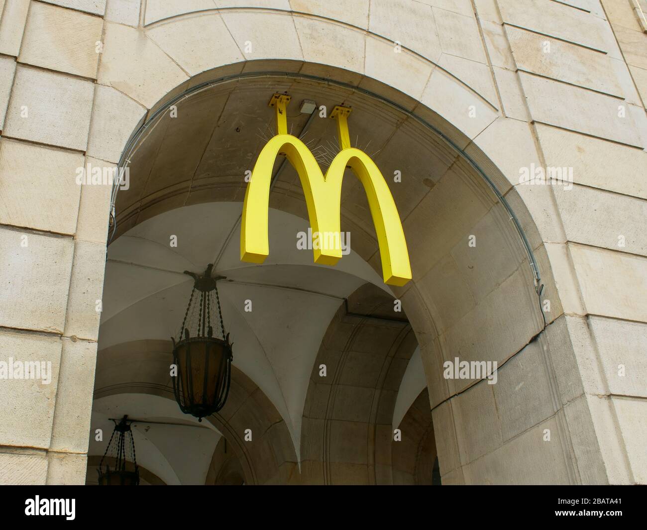 McDonald's M Logo Marke Ladengeschäft Filiale Werbung Stock Photo