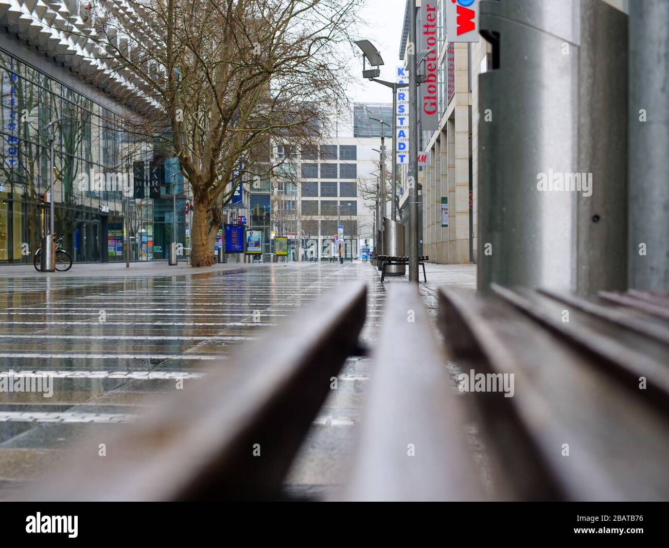 Blick in die Prager Straße ohne Menschen Einkaufspassage Stock Photo