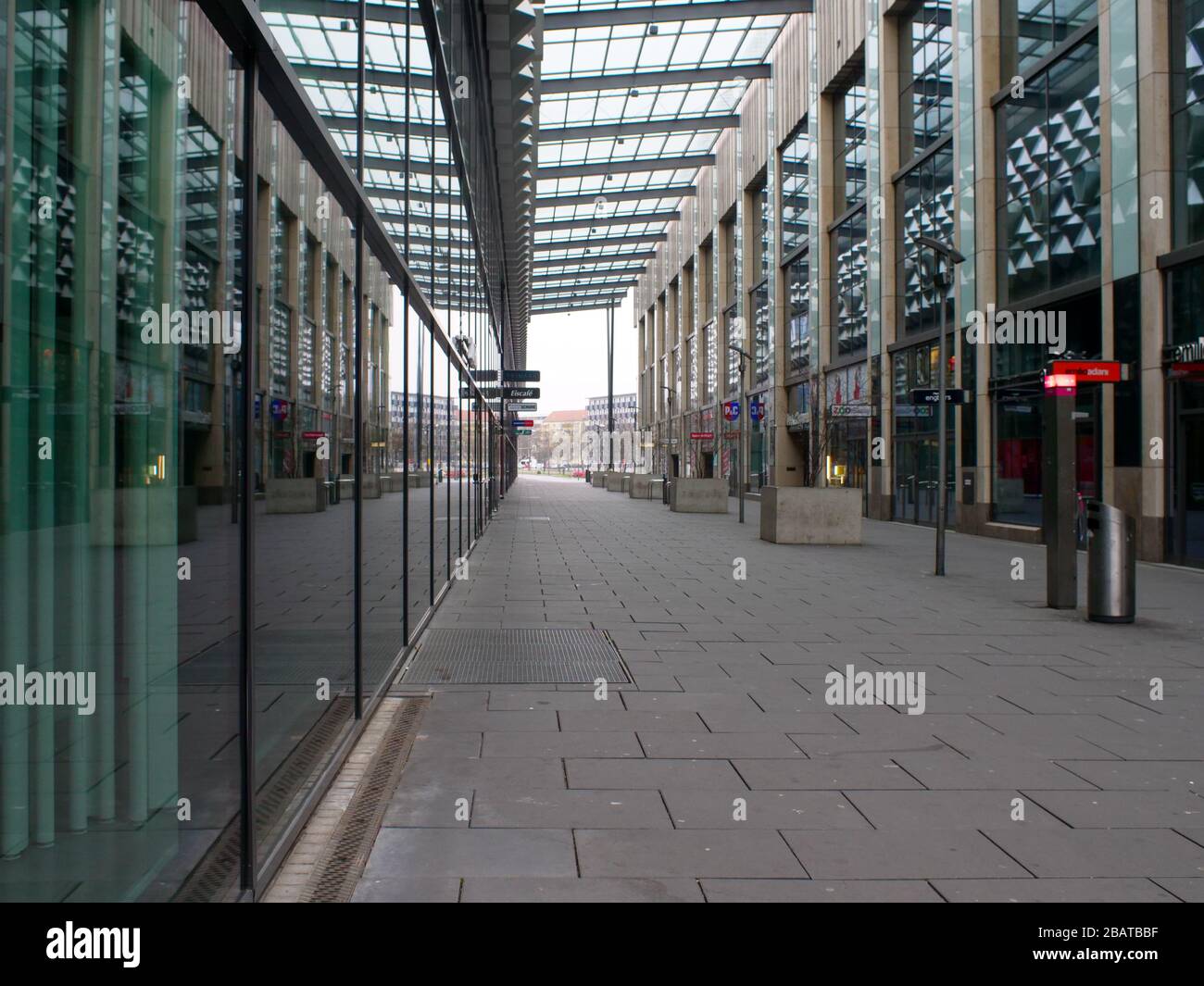 Centrum Galerie in Dresden Prager Straße EInkaufszentrum Stock Photo