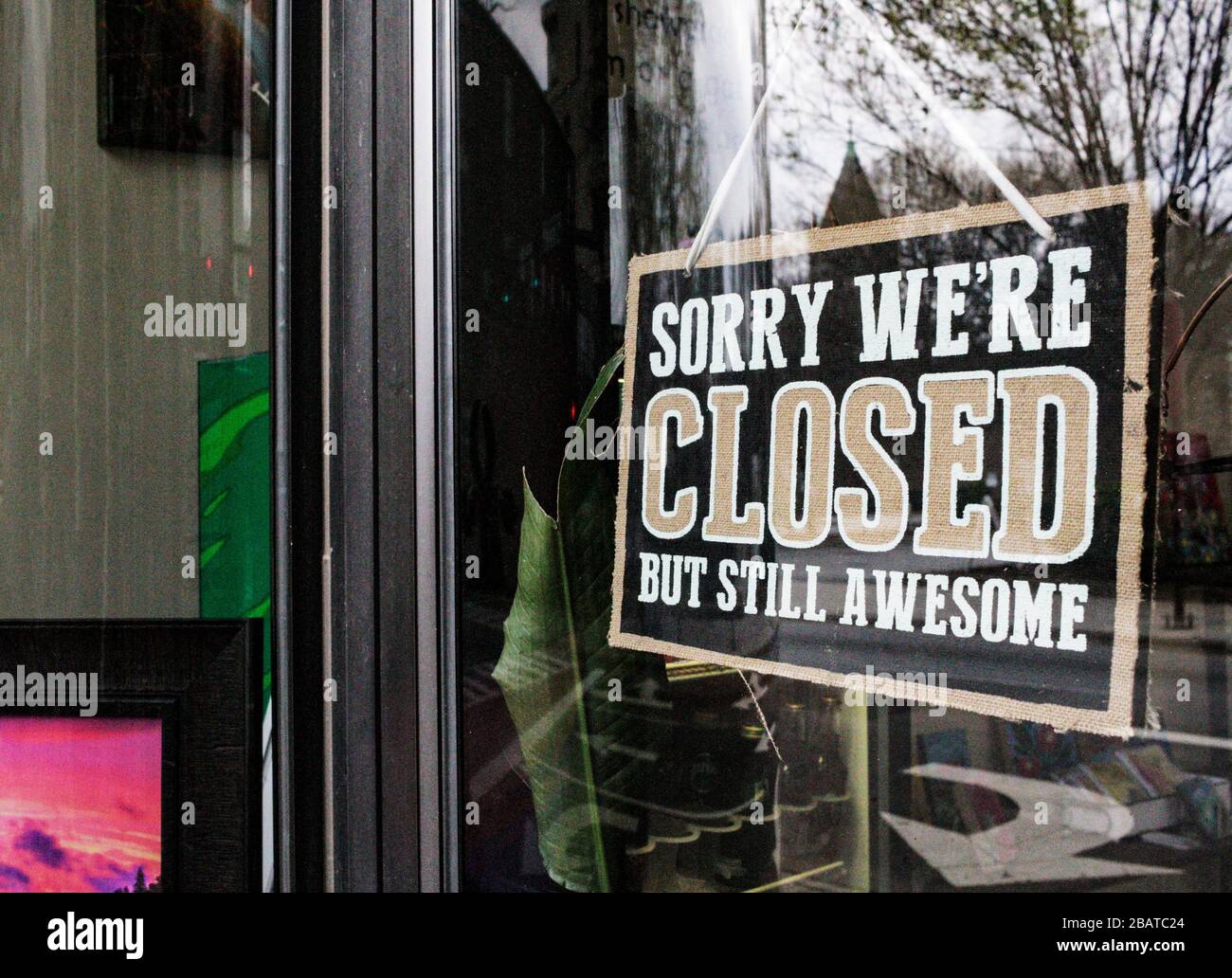 Asheville, USA. 29th Mar 2020. A business is closed during the coronavirus stay-at-home order in Asheville, NC, USA. Credit: Gloria Good/Alamy Live News Stock Photo