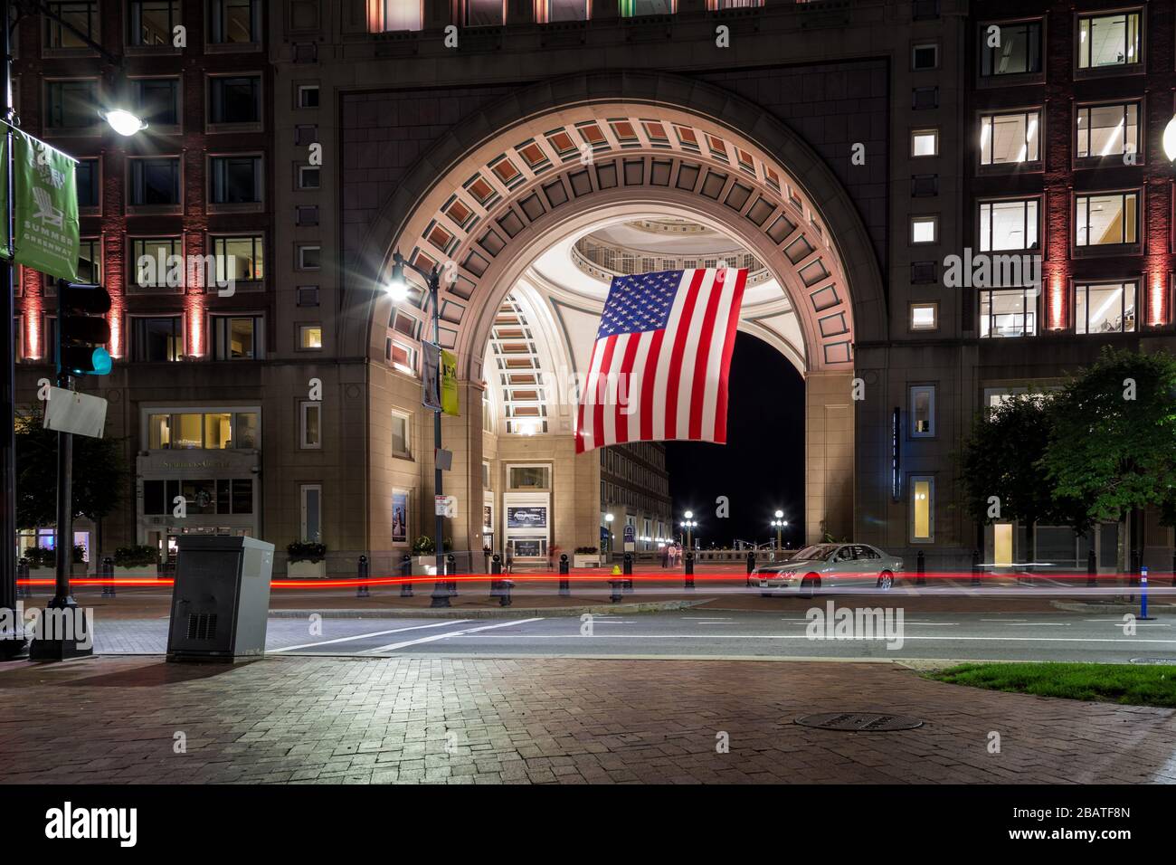 Arch Between Rowes Wharf Atlantic Ave Stock Photo Alamy
