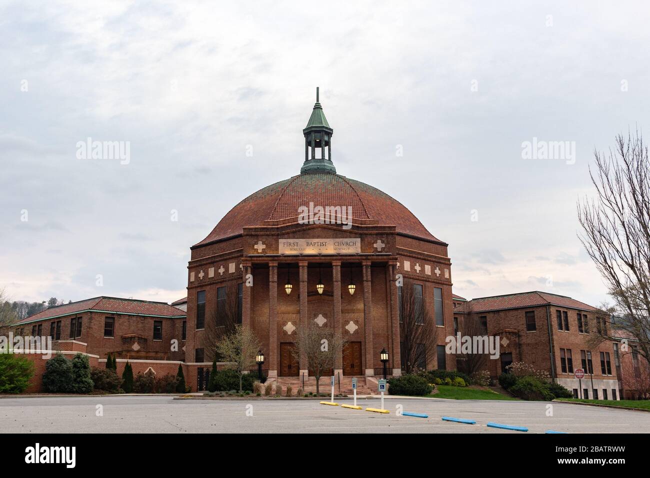 Asheville Usa 29th Mar 2020 The Iconic First Baptist Church Designed By Douglas Ellington Is Closed During The Coronavirus Stay At Home Order In Asheville Nc Usa Credit Gloria Goodalamy Live News 2BATRWW 