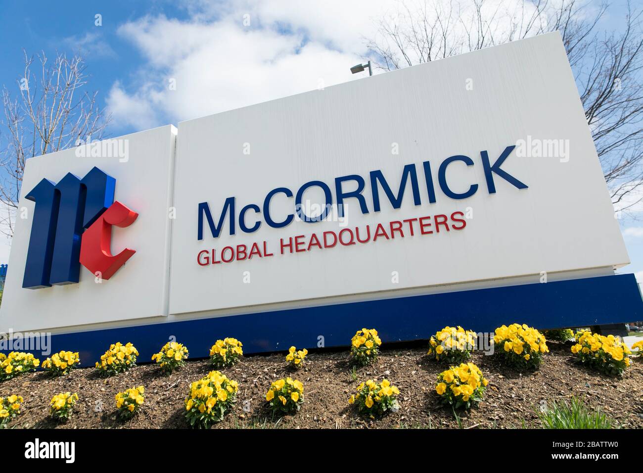 Manieren scheidsrechter Articulatie A logo sign outside of the headquarters of McCormick & Company in Hunt  Valley, Maryland on March 26, 2020 Stock Photo - Alamy