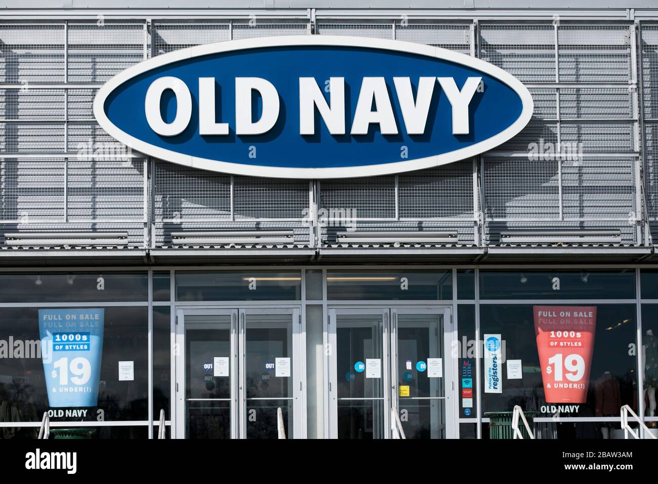 A logo sign outside of a Old Navy retail store location in Lutherville-Timonium, Maryland on March 26, 2020. Stock Photo
