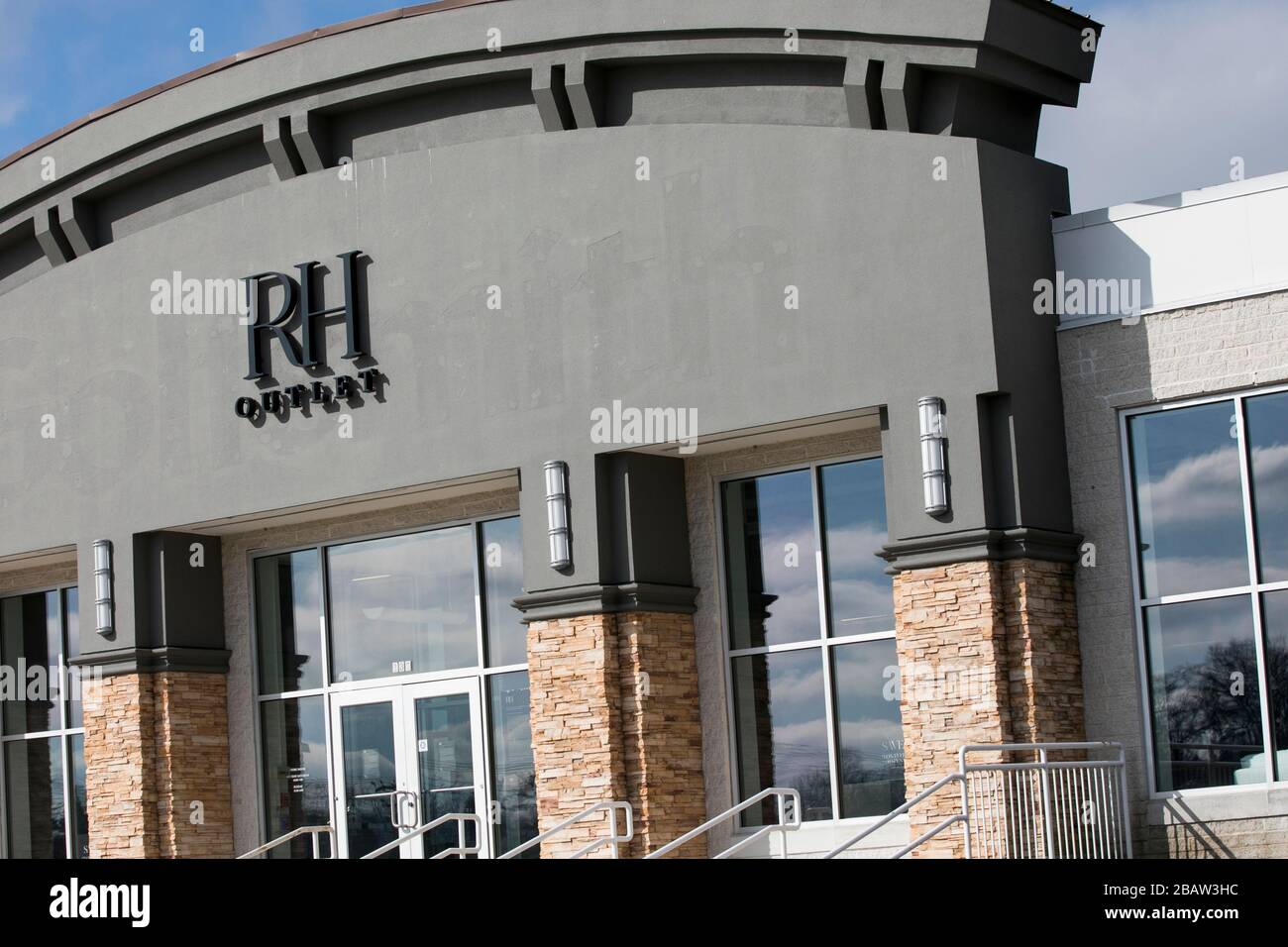restoration hardware paramus outlet