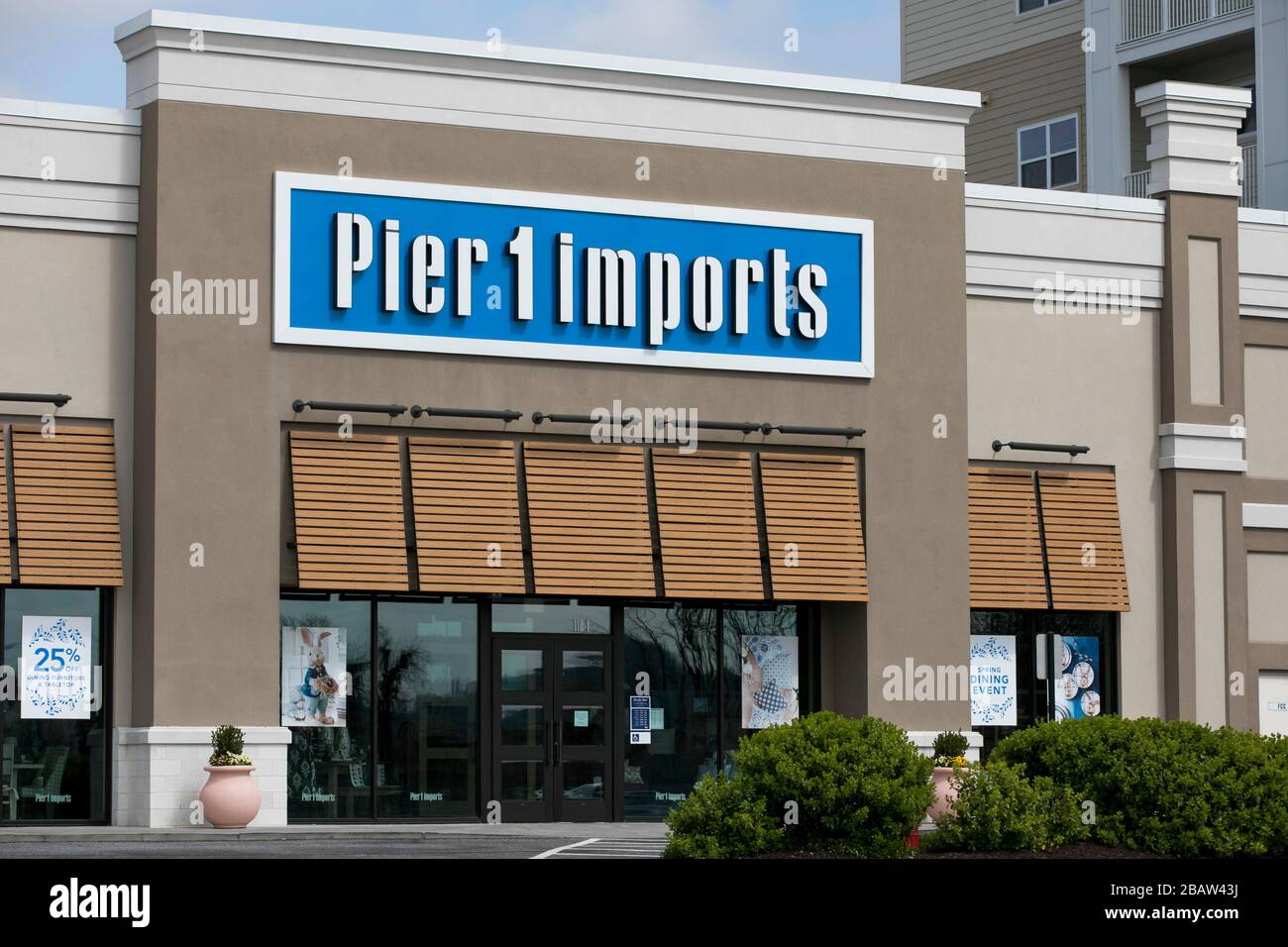 Pier 1 one imports hi res stock photography and images Alamy