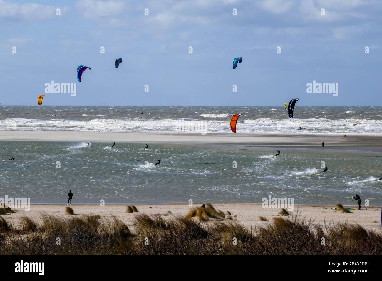 kite surfer at the zandmotor lake near Kijkduin, DEN HAAG, Holland Stock Photo