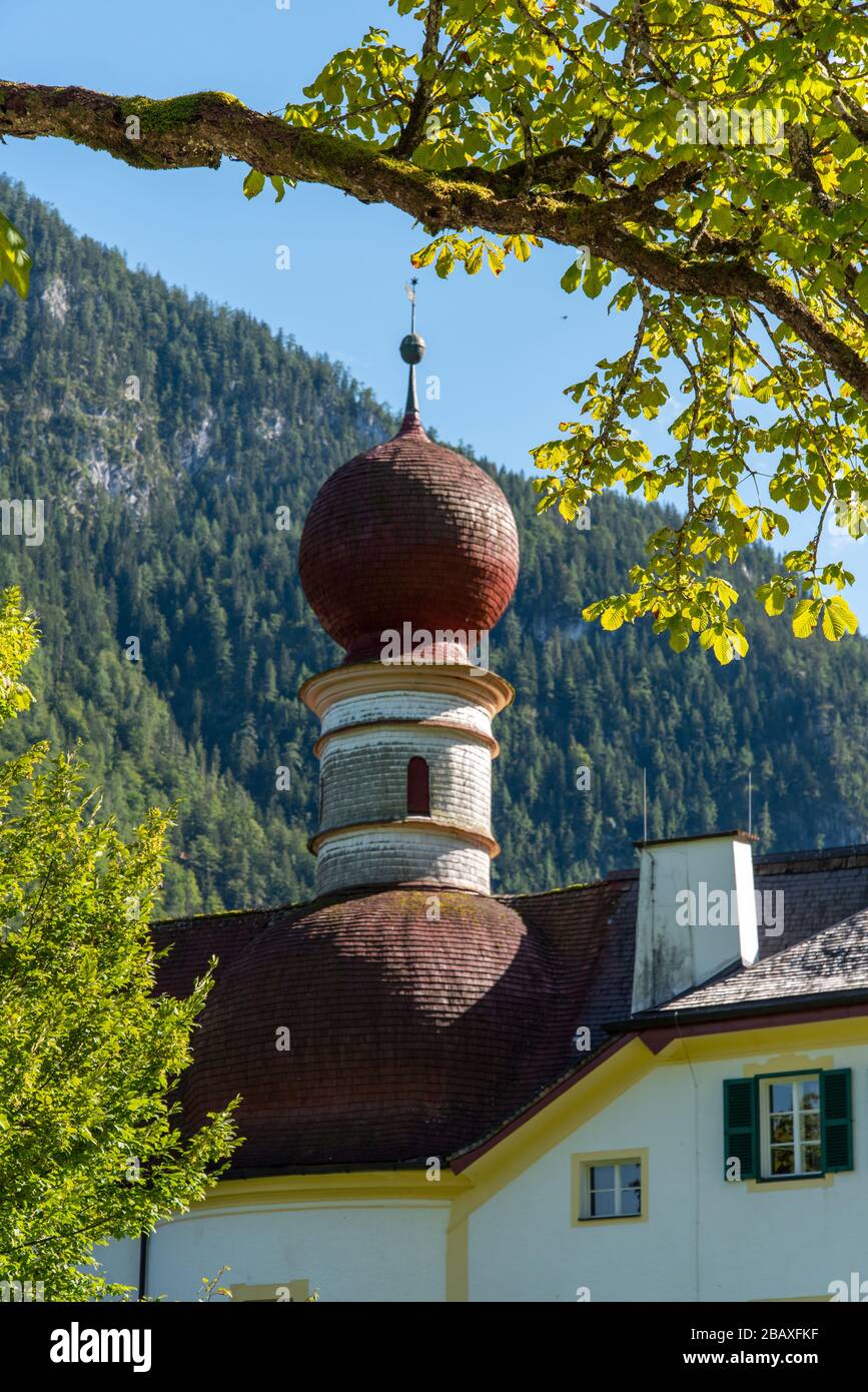 Little Church Saint Bartholomew at the Lake Koenigssee in the Bavarian Alps, Germany Stock Photo