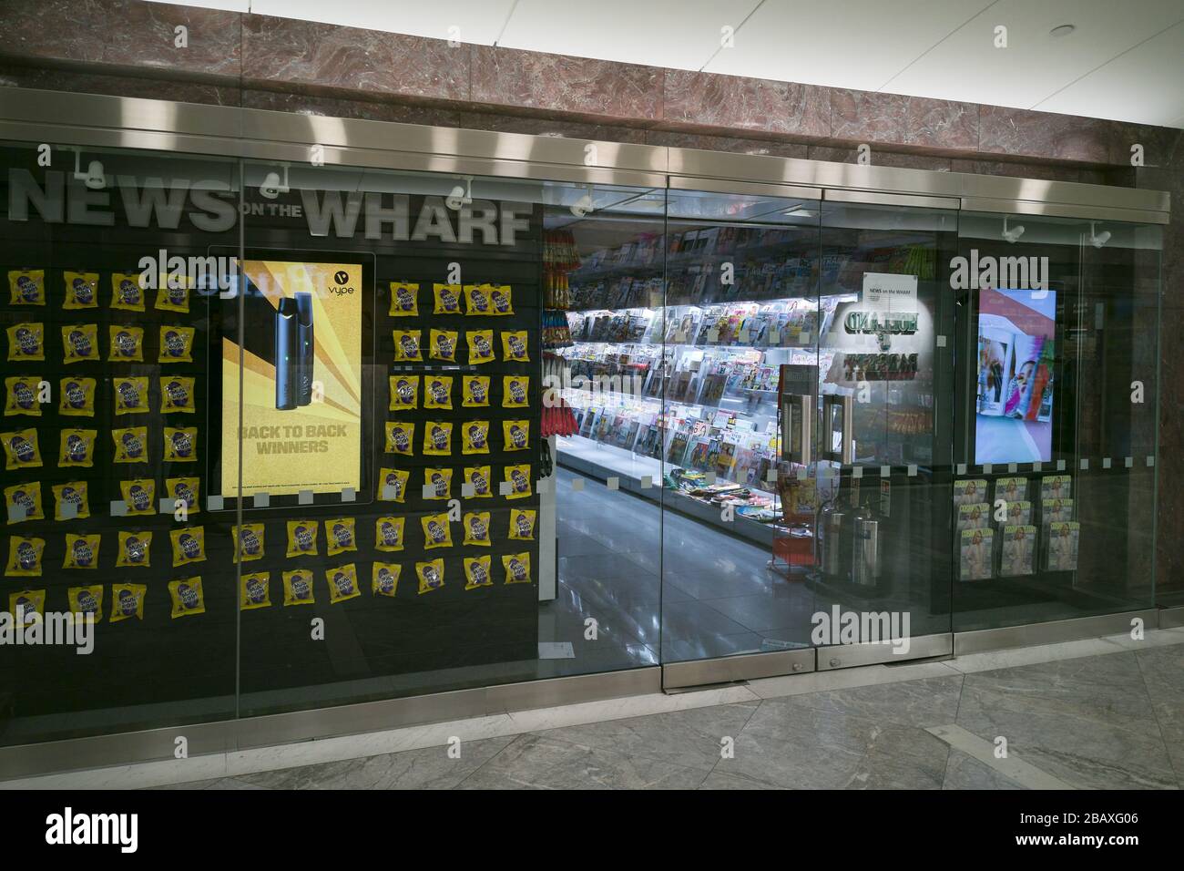 Newsagent uk people hires stock photography and images Alamy