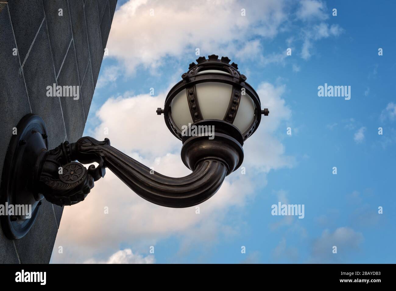 Vintage electric lamp hi-res stock photography and images - Alamy