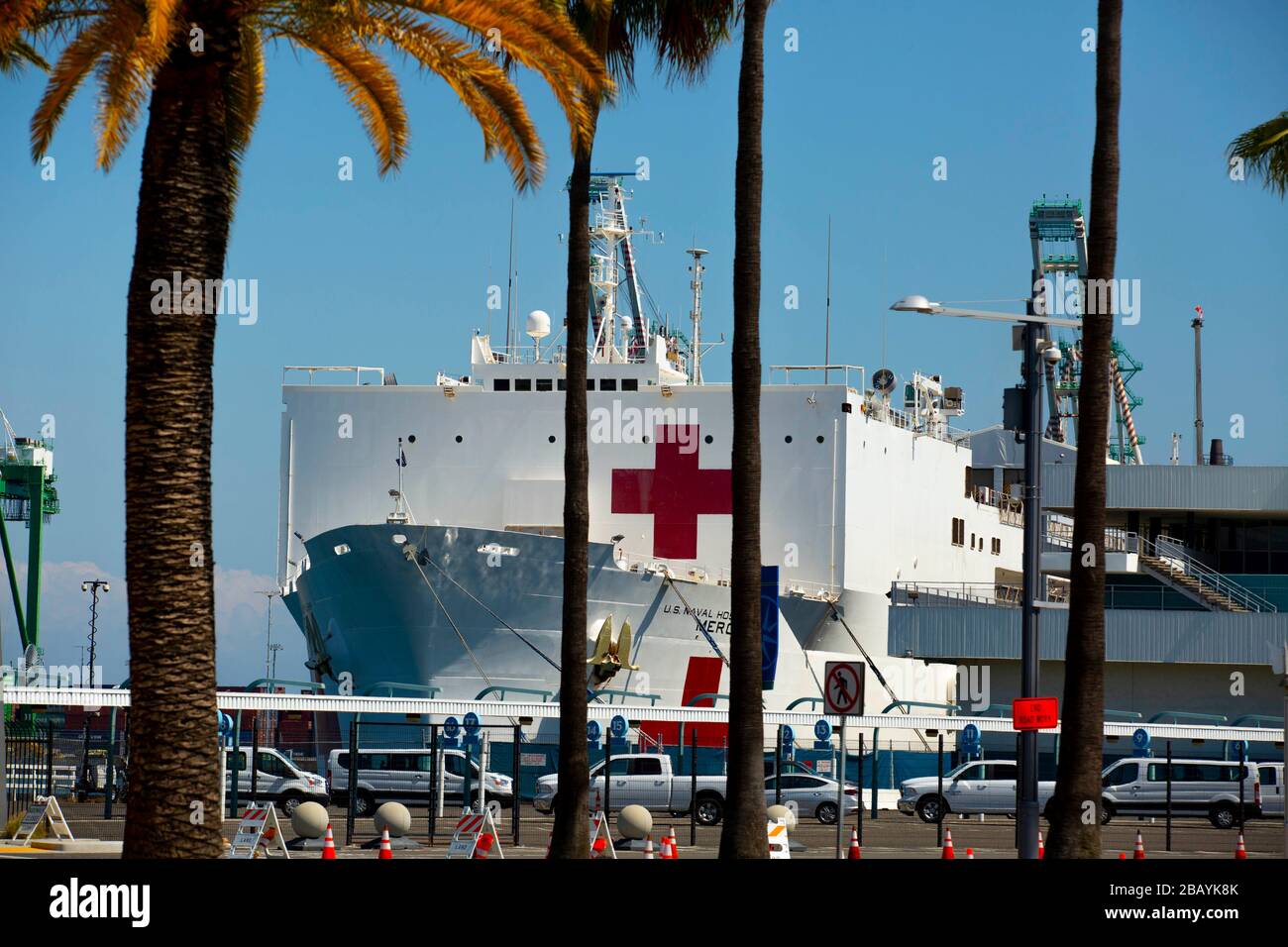 San Pedro, California, USA. 29th Mar, 2020. The Military Sealift Command hospital ship USNS Mercy (T-AH 19) is docked in Los Angeles Port helping to fight the coronavirus (COVID-19). The Mercy has roughly 800 medical staffers, 1,000 hospital beds and 12 operating rooms. Credit: Katrina Kochneva/ZUMA Wire/Alamy Live News Stock Photo