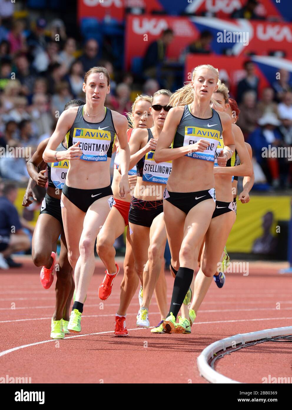 https://c8.alamy.com/comp/2BB0369/great-britains-hannah-england-right-and-laura-weightman-left-in-action-during-the-womens-1500m-2BB0369.jpg