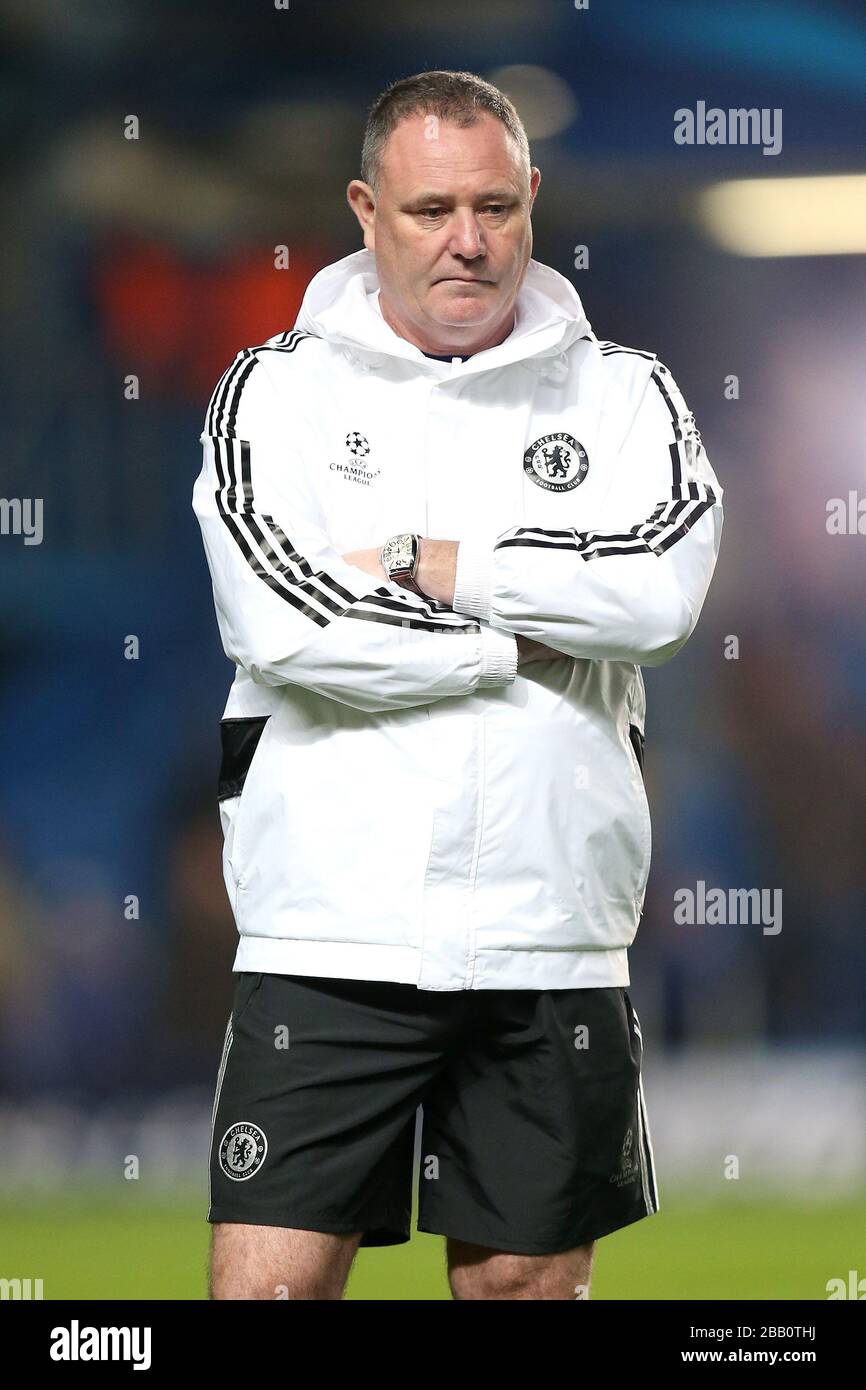 Chelsea kit man hi-res stock photography and images - Alamy