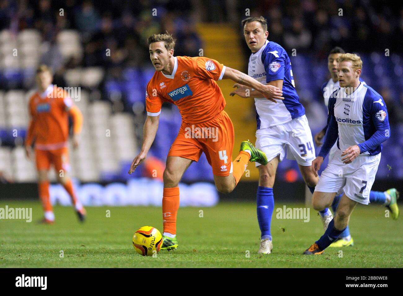 Blackpool's Dan Gosling in action against Birmingham City's Dariusz Dudka Stock Photo