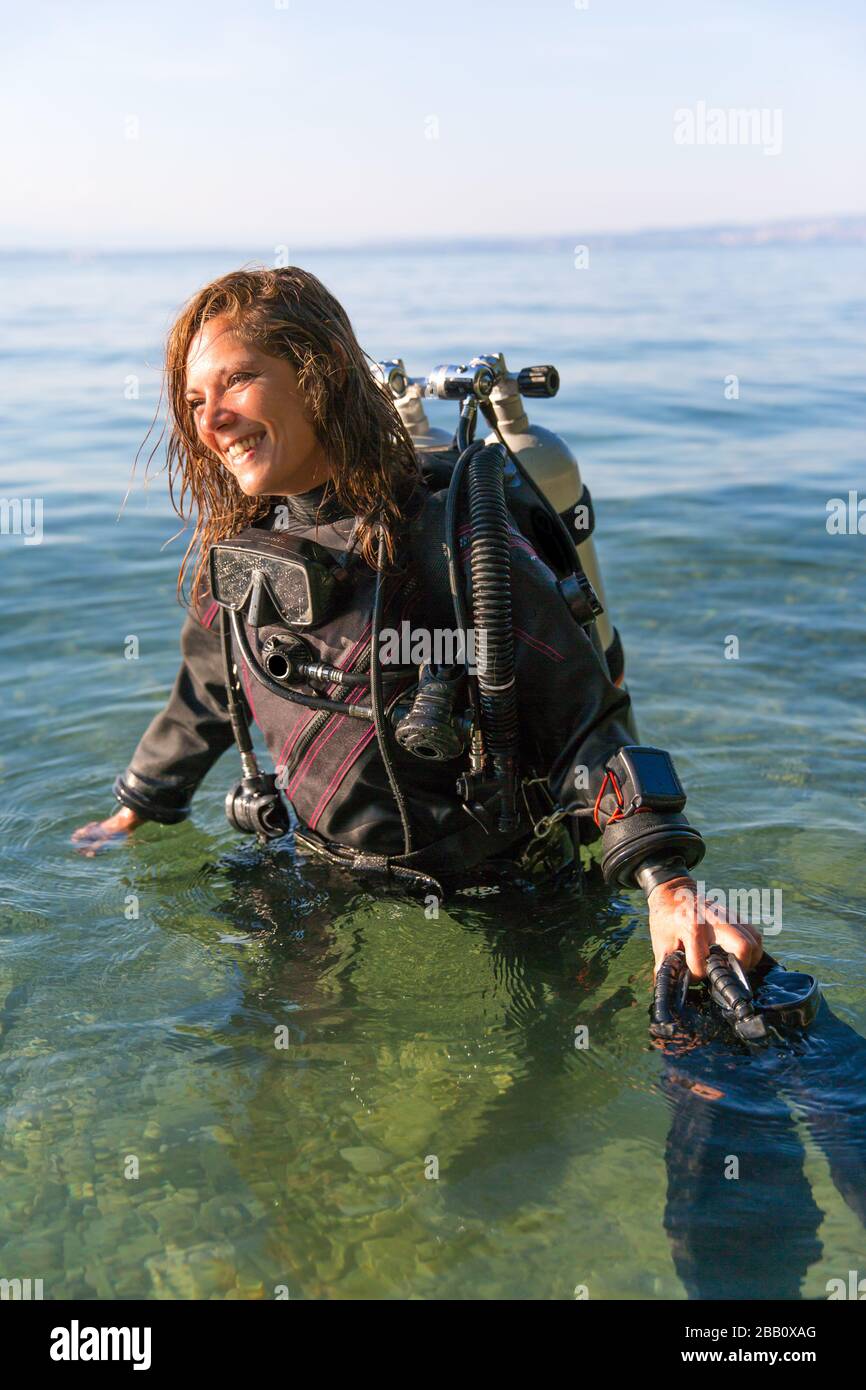 Page 2 Scuba Tank High Resolution Stock Photography And Images Alamy Page 2 Scuba Tank High Resolution Stock Photography And Images Alamy