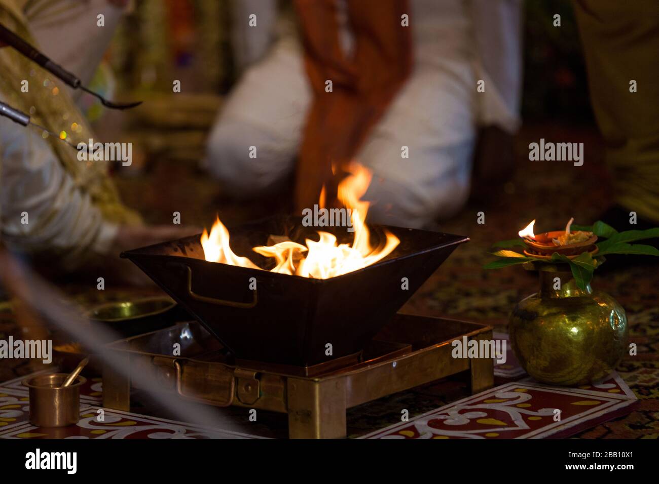 Hindu Wedding Holy fire Stock Photo - Alamy