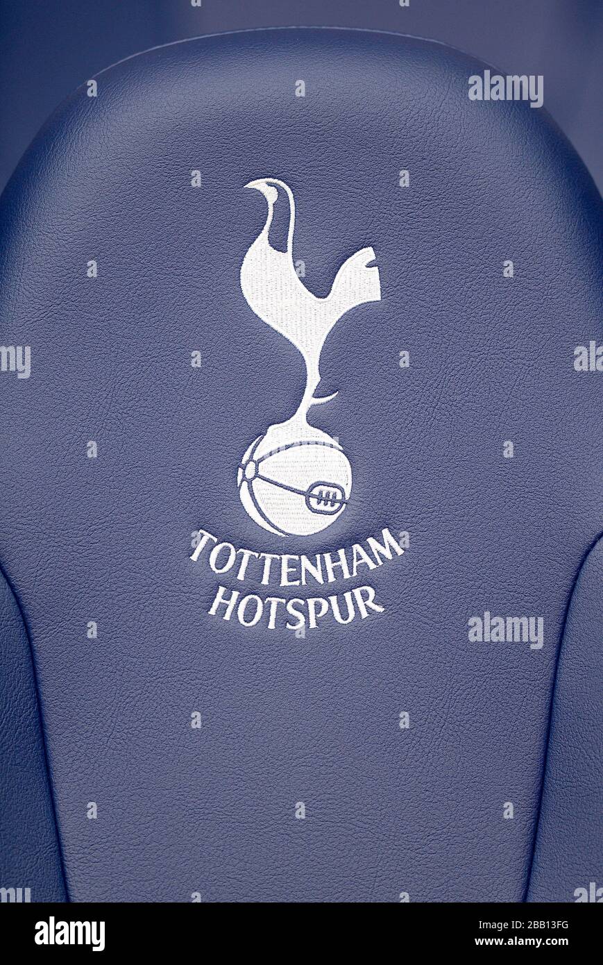 Tottenham Hotspur Badge High Resolution Stock Photography And Images Alamy