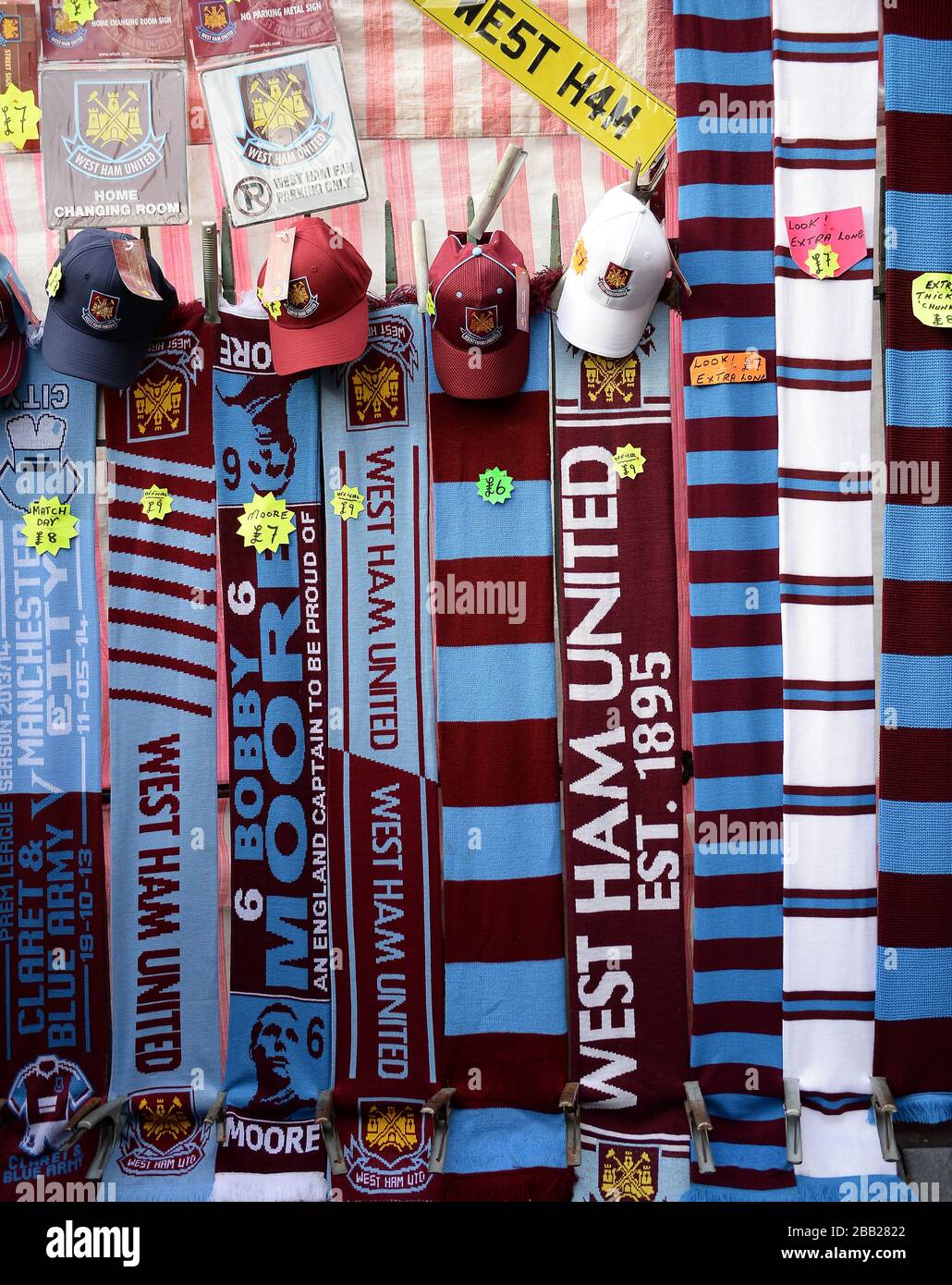 West ham scarf hi-res stock photography and images - Alamy