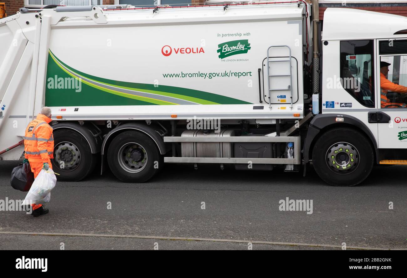 Recycling bins in the home wheelie hires stock photography and images