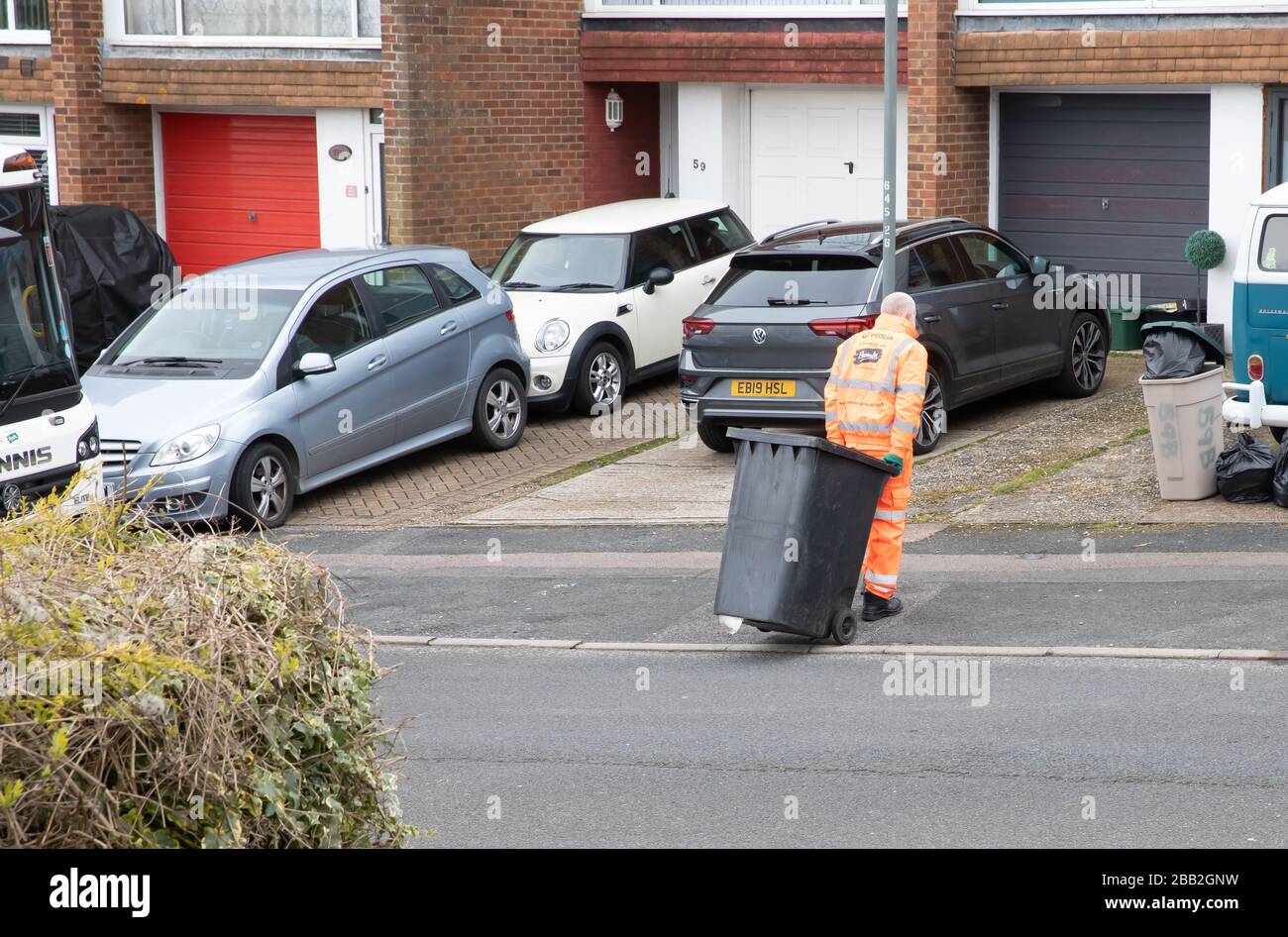 Veolia Bin Lorry Uk High Resolution Stock Photography and Images Alamy