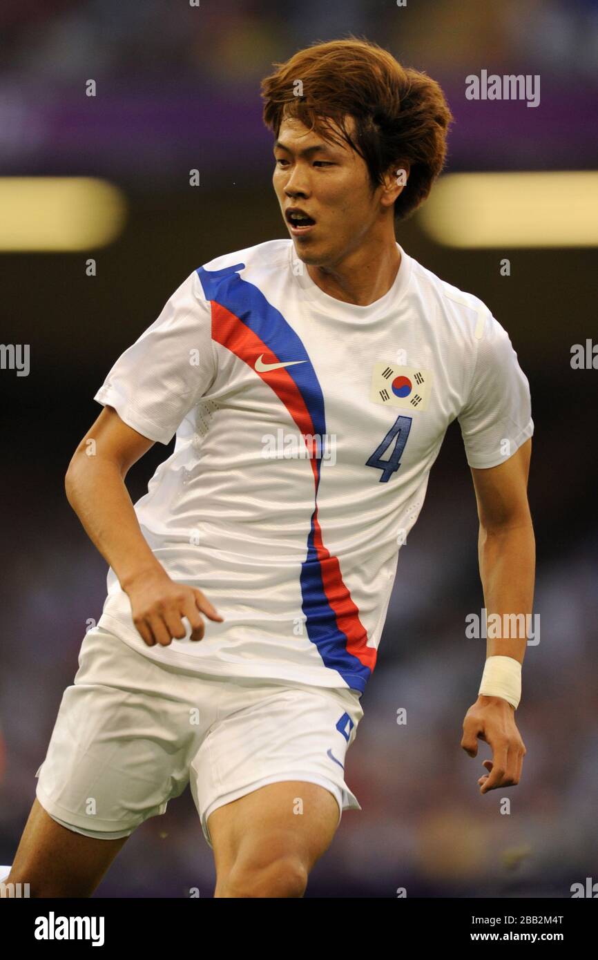 South Korea's Kim Young-gwon during the men's football Bronze medal match between Japan and South Korea at the Millennium Stadium Stock Photo