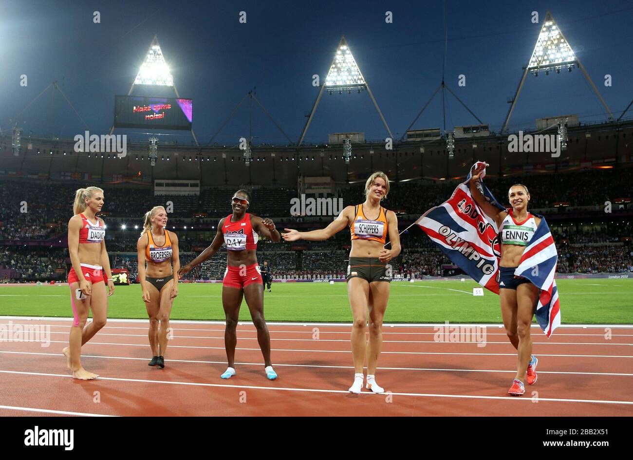Great Britain's Jessica Ennis (far right) after winning the Heptathlon Gold Medal Stock Photo