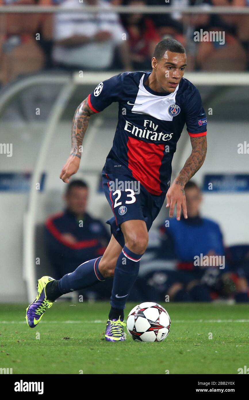 Toronto FC signs former PSG defender Van der Wiel