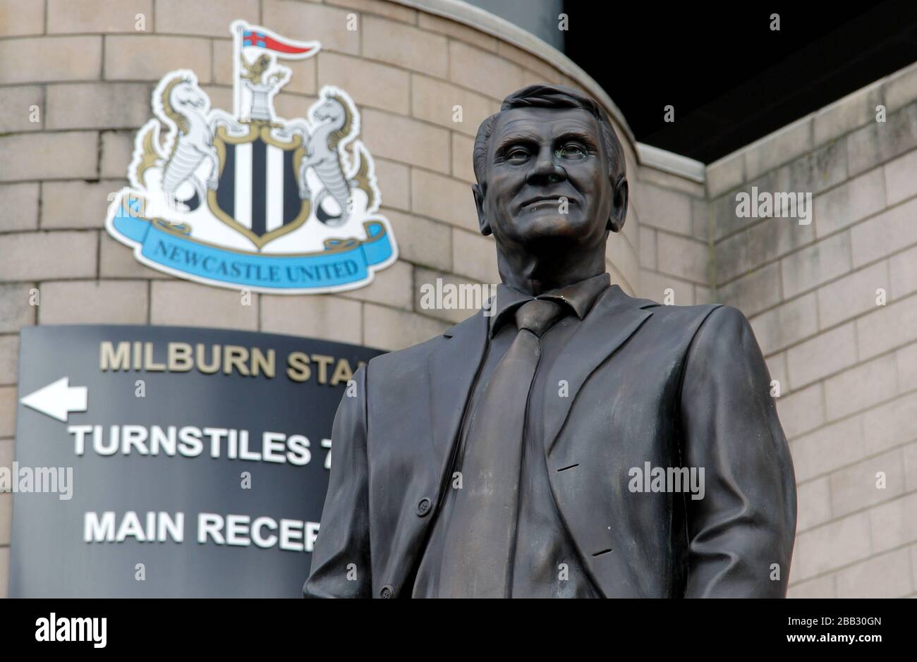 Sir Bobby Robson Statue outside St.James Park, Newcastle Stock Photo