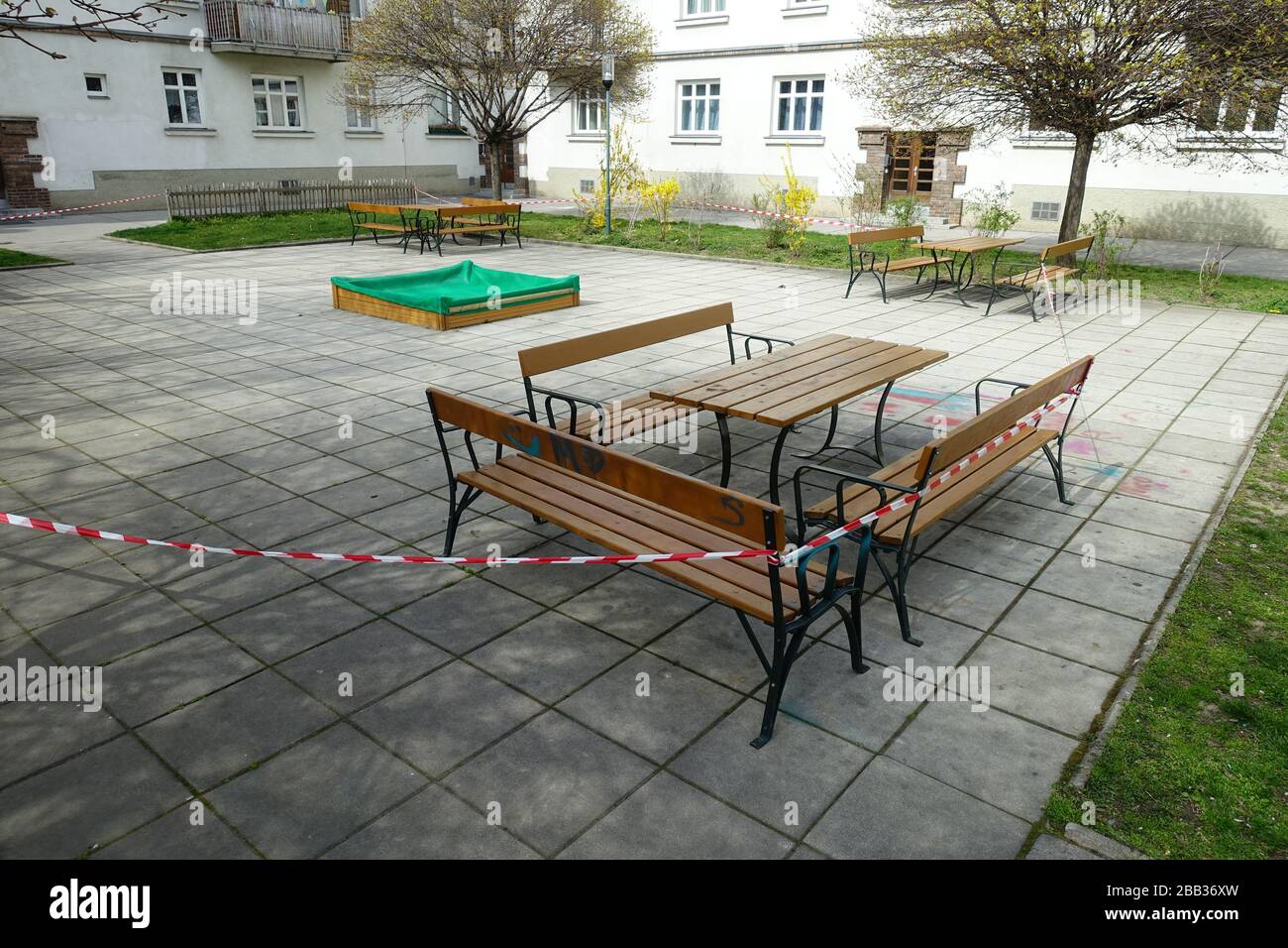 Wien, Maßnahmen gegen die Ausbreitung des Coronavirus, gesperrter Spielplatz - Vienna, action against the spread of Corona Virus, closed playground Stock Photo