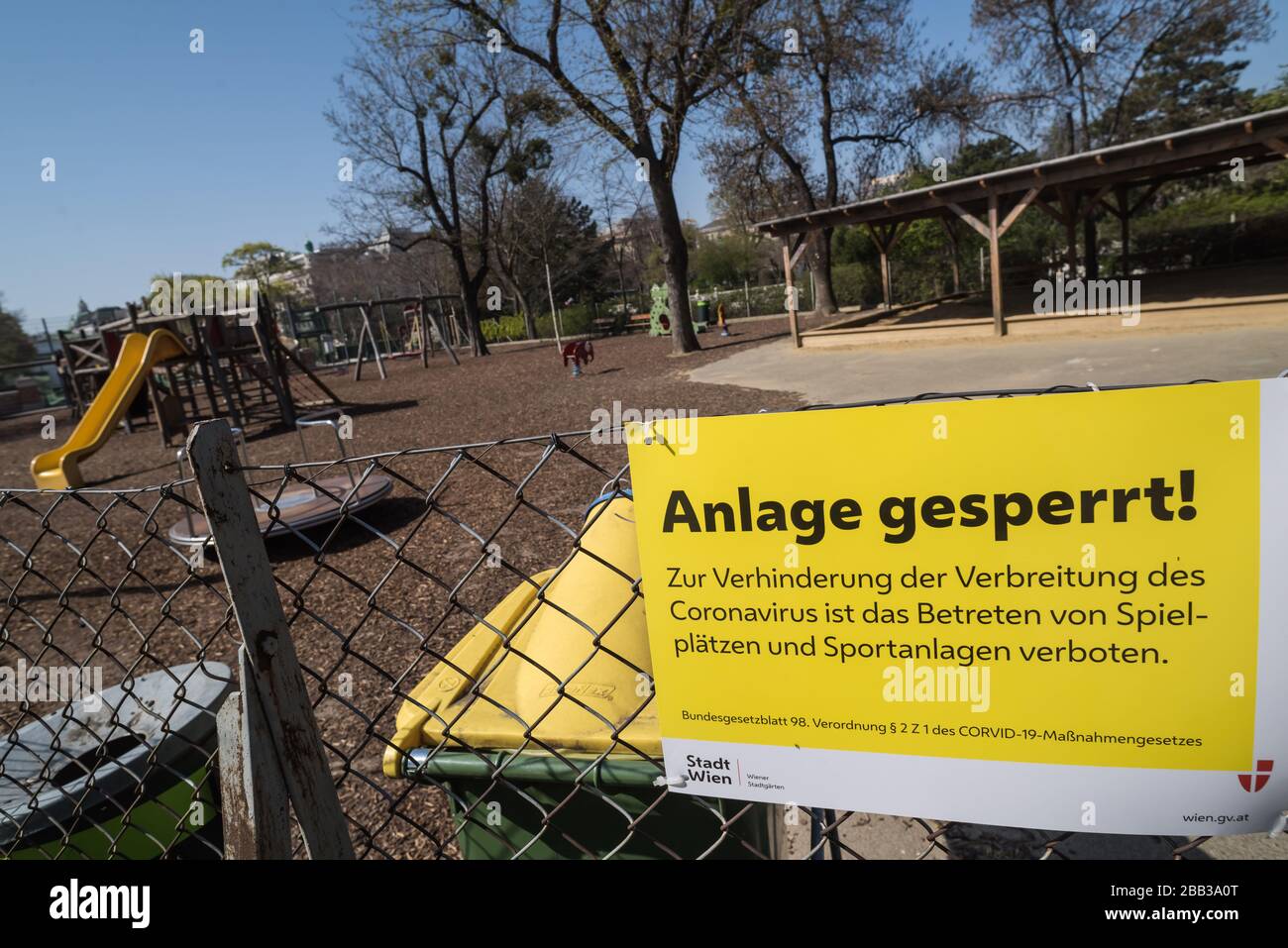Wien, Maßnahmen gegen die Ausbreitung des Coronavirus, gesperrter Spielplatz - Vienna, action against the spread of Corona Virus, closed playground Stock Photo